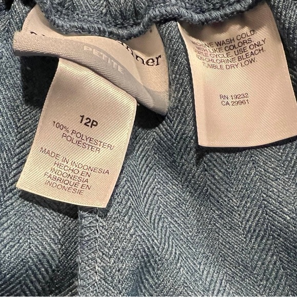 Women’s Capris Dress Slacks By Alfred Dunner. Size 12P - Picture 11 of 11